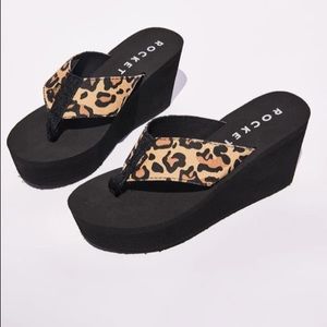 Platform leopard print sandals